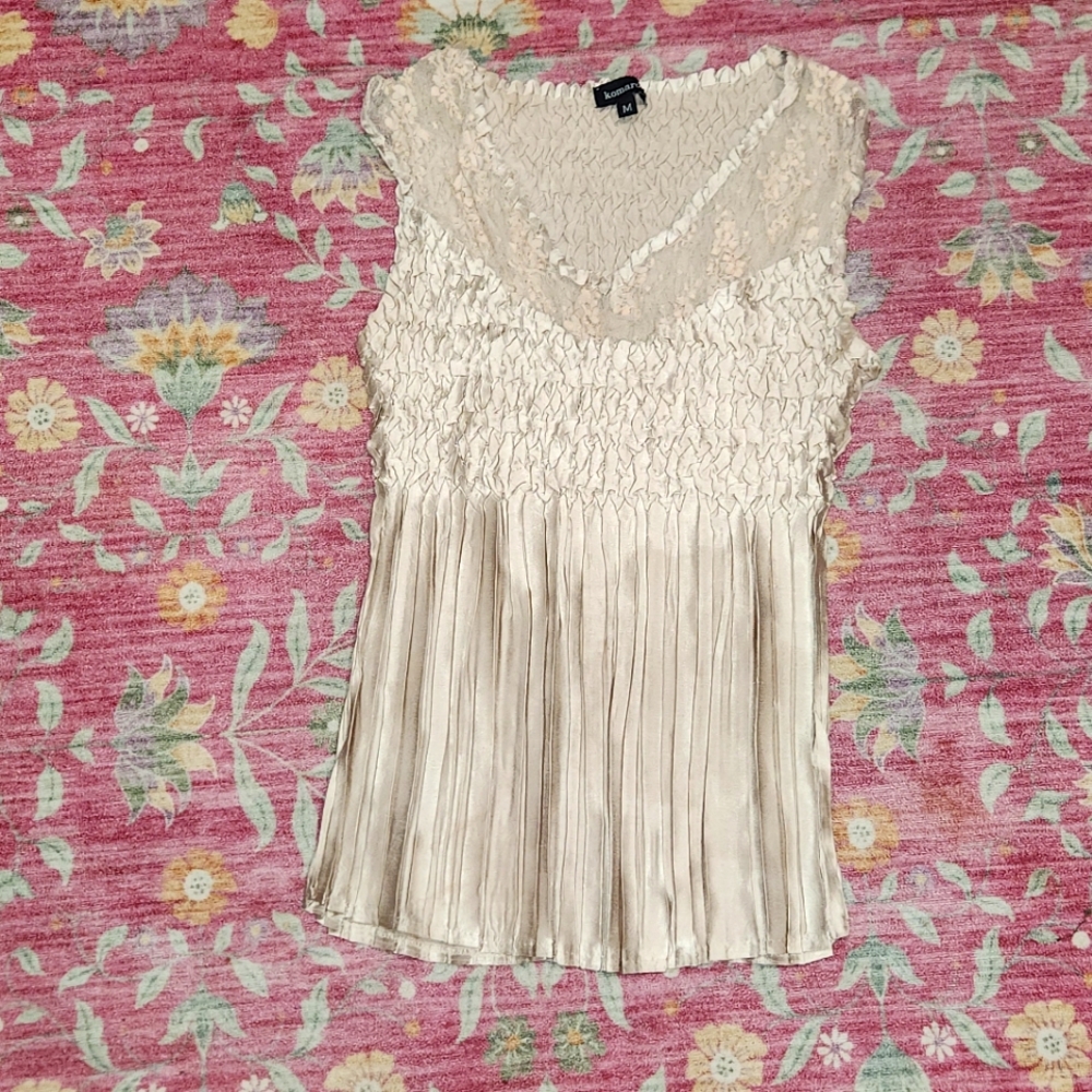COMAROV Elegant Cream Sleeveless Top